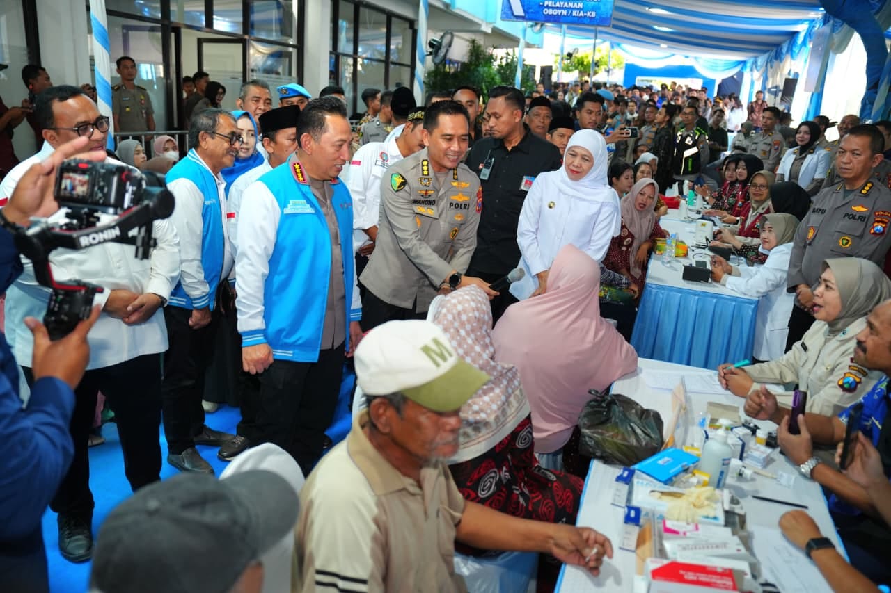Sinergi Biddokkes Polda Jatim dan RS Bhayangkara Lumajang Sukseskan Baktikes Saat Peresmian Gedung DPD KSPSI AGN Jawa Timur oleh Kapolri
