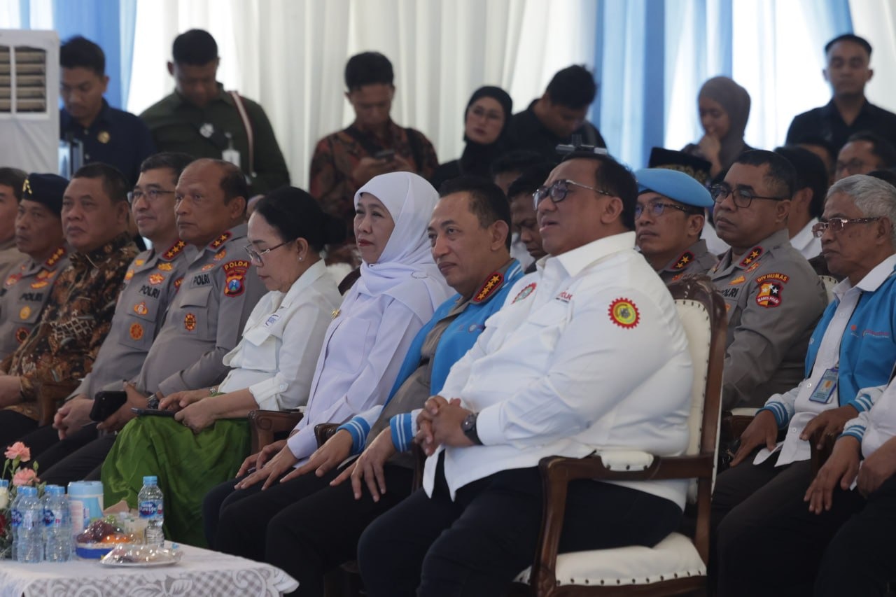 Sinergi Biddokkes Polda Jatim dan RS Bhayangkara Lumajang Sukseskan Baktikes Saat Peresmian Gedung DPD KSPSI AGN Jawa Timur oleh Kapolri
