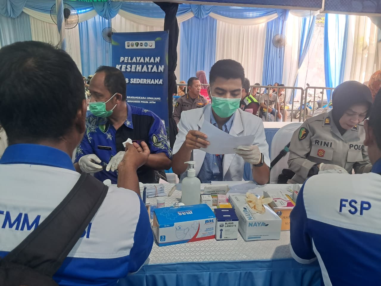 Sinergi Biddokkes Polda Jatim dan RS Bhayangkara Lumajang Sukseskan Baktikes Saat Peresmian Gedung DPD KSPSI AGN Jawa Timur oleh Kapolri