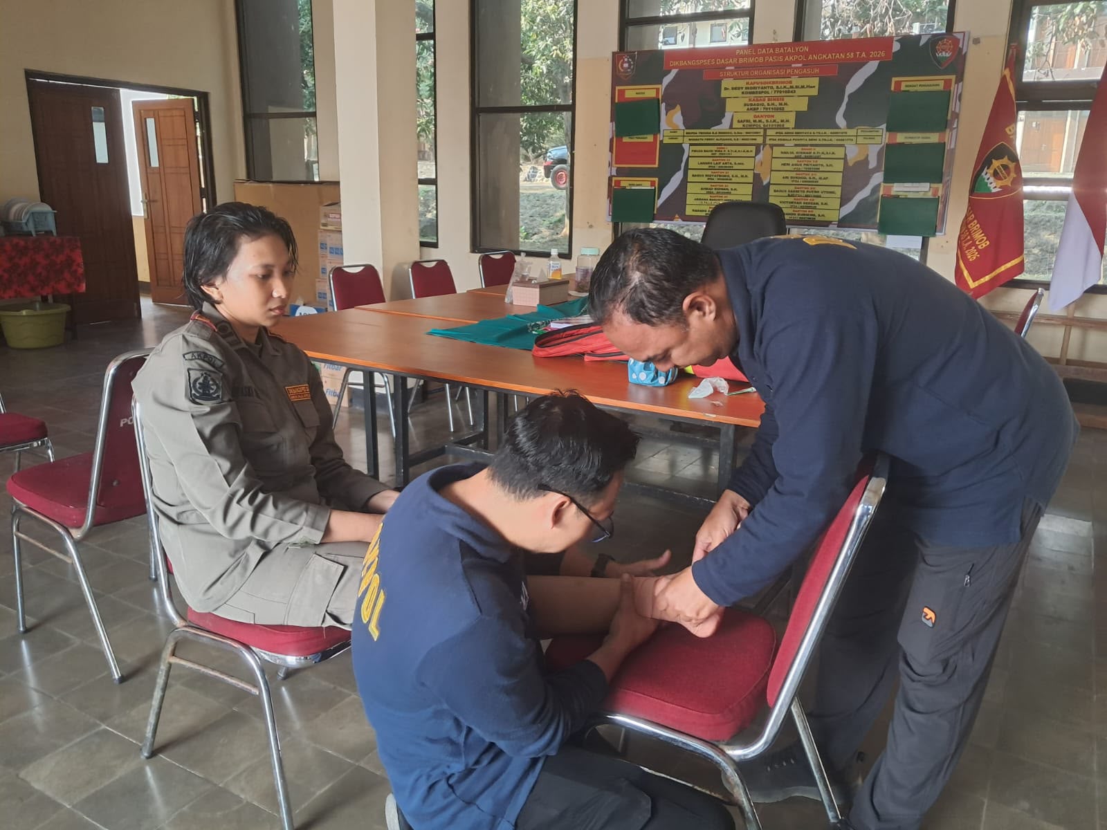 Kawal Latihan Halang Rintang hingga Bela Diri, Tim Keslap RS Bhayangkara Lumajang Kembali Siaga Medis Bagi Pasis Akpol di Pusdik Brimob